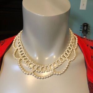 Scalloped costume jewellery pearl necklace or choker